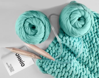 Mezzo Blanket DIY Kit (Small). Medium Stitch Chunky Blanket — 30''x50''