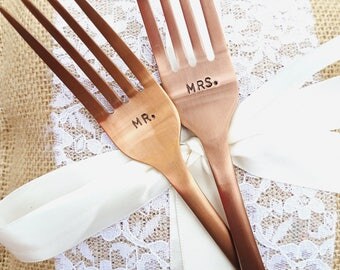 Mr and Mrs wedding forks His and Hers custom forks Rose Gold hand stamped, personalized wedding gift Wedding keepsake, Bride Groom Limited