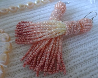 Long tassel pearl seed bead earrings "Seashell ombre" Ivory-rose gradient Oscar de La Renta style earring Wedding and prom earrings