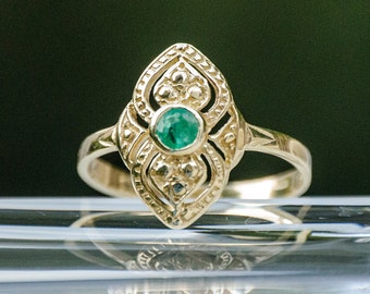 Emerald ring - Vintage Gold Ring - Rose Gold Ring - Emerald gold ring -solid gold ring - Emerald stone - gold vintage ring - green Emerald