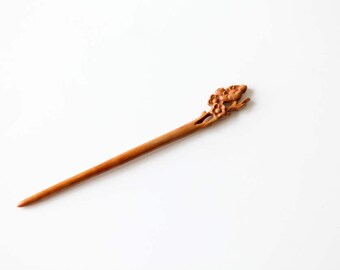 Peach wood vintage Chinese style hair pin, light yellow retro plum blossom wood jewelry, gift for girls, gift for mama, simple hair pin