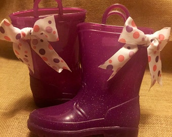rain boots with ribbon