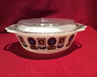 Pyrex JAJ Indiana Casserole Dish 1 pint circa 1966
