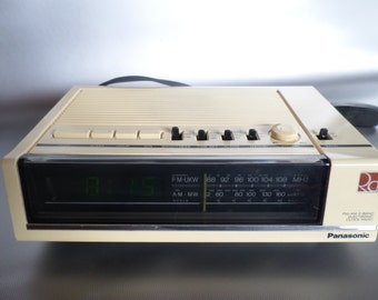 Vintage Panasonic electric alarm clock * clock radio * radiowecker * wecker * réveil * radio-réveil * wekkerradio, 1980s
