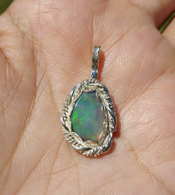 Andamooka opal pendant