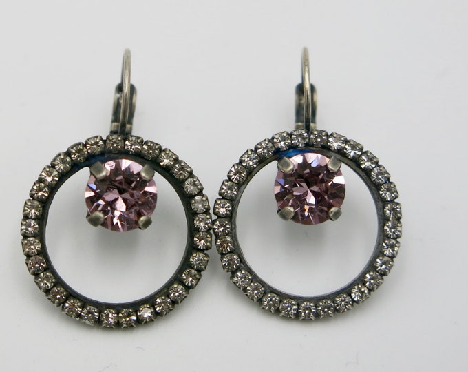 Glamours fashion Swarovski® crystal lavender purple amethyst birthstone drop earring. Alluring bridesmaids jewelry for her.