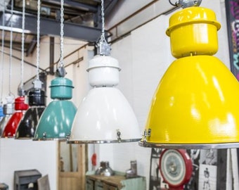 Industrial Light Fitting With Wide Range Of Large Industrial Lights