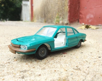 Soviet vintage full metal scale model 1:43 opening doors car turquoise passenger car RO 80 collectible toy USSR Diecast scale model toy car
