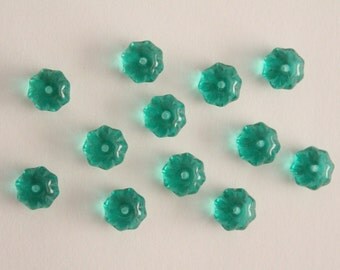 Vintage emerald green ridged glass donut beads 9x6mm (12)