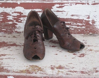 Antique Lace Up Granny Shoes 1920s Baynhards Snakeskin peep Toe Shoes Costume (4207-W)