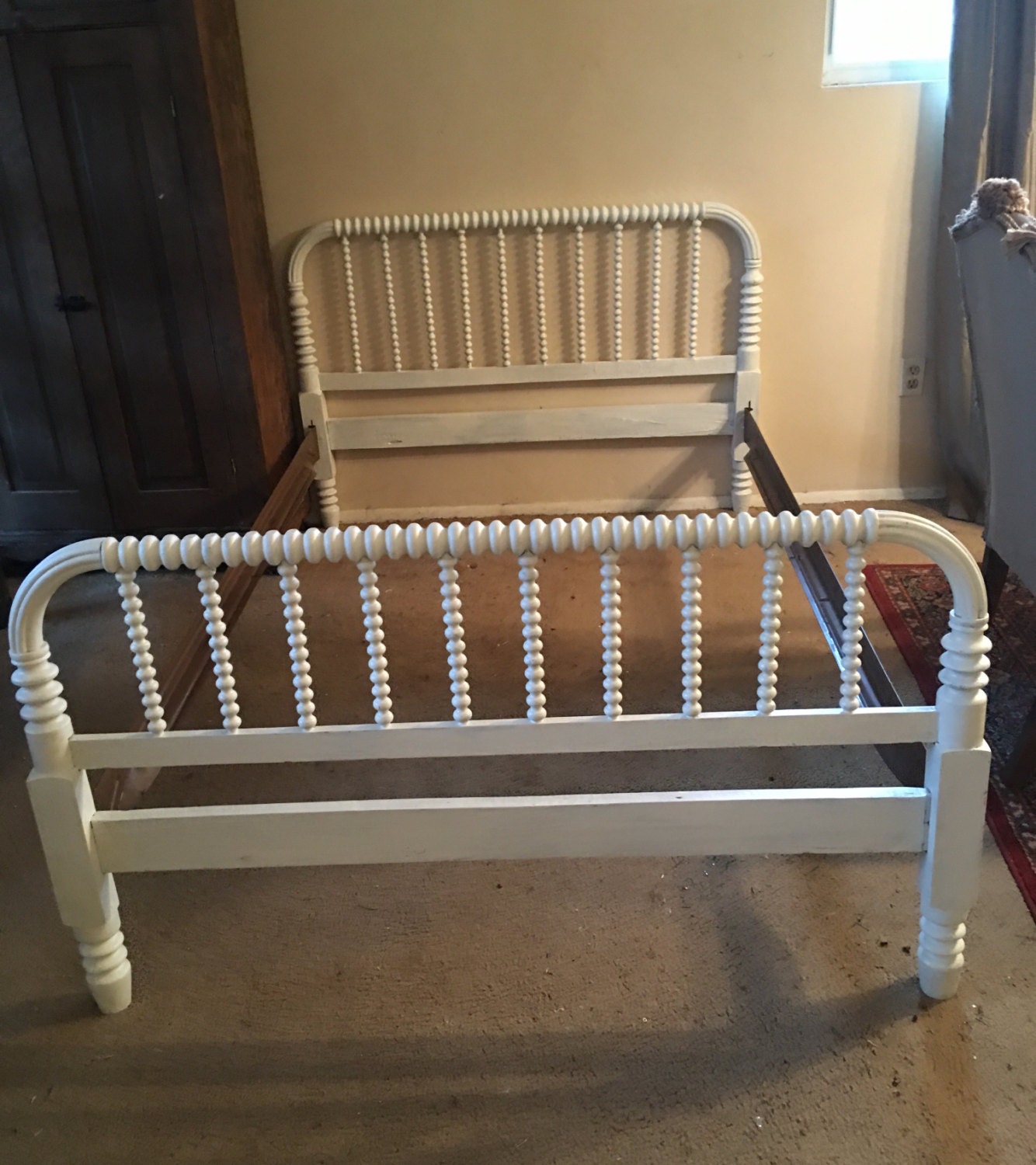 Classic Style Jenny Lind/ Spindle Bed/Full