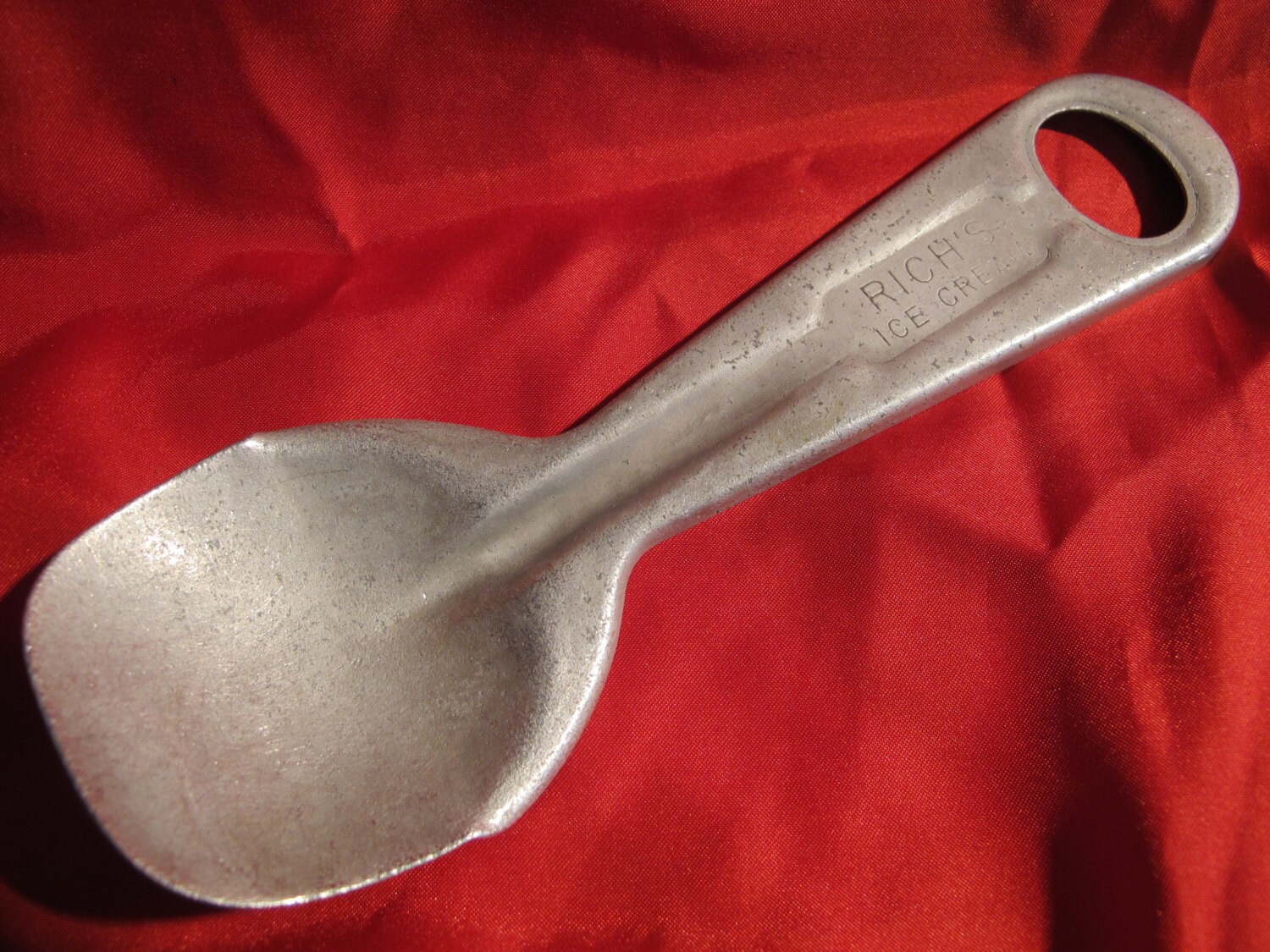 Vintage RICH's aluminum ICE CREAM Spade Scoop metal