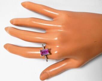 14K white gold, diamonds and pink Sapphire and 50 diamonds ring, Size 6.5