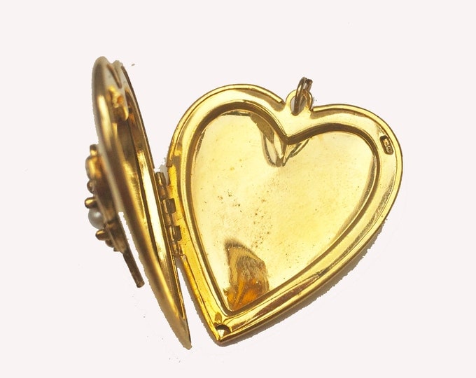 Gold Heart Locket Pendant - White pearl - Butterfly - charm -gold-plated