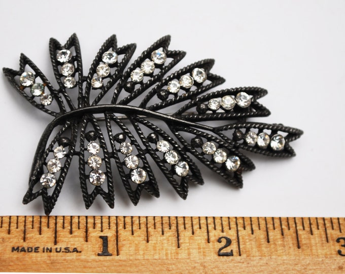 Weiss Leaf Brooch - Rhinestone - Japanned enameling - Floral Lower pin