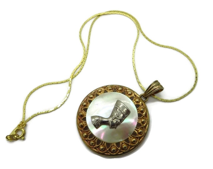 Vintage Nefertiti MOP Gold Tone Pendant Necklace, Egyptian Queen Pendant, Mother of Pearl Goldtone Necklace