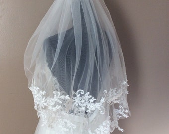 White Bridal Wedding Veil With Comb Lace Applique Edge 2 Tiers