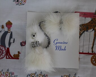 Super Cute NOS 50's Rockabilly real Mink fur Poodle dog Pin Brooch rhinestone chain and Bow Pinup sweater guard