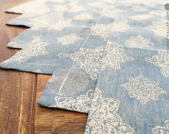 Sale 40%- linen vintage style dusty blue plate mats - luxurious table napkins- set of 6 floral napkins - linen plate tracks