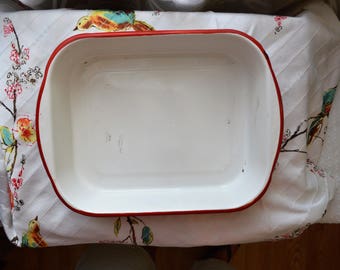 Vintage red and white enamel baking pan FREE SHIPPING within the US