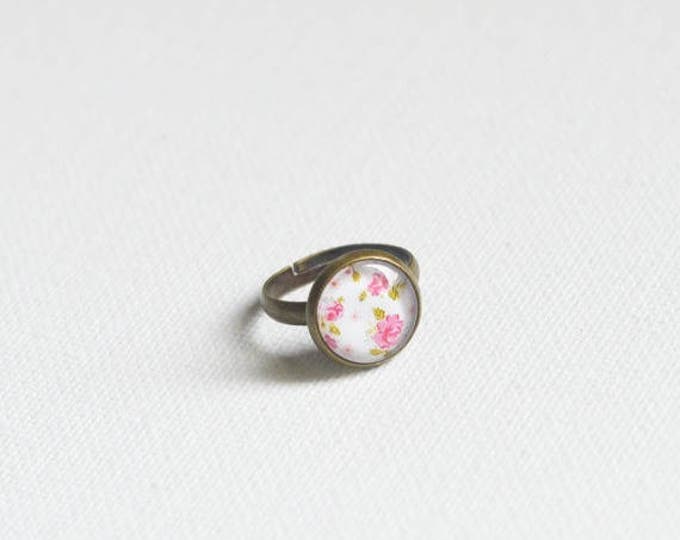 SALE! Dimensionless ring with flowers from glass and brass in retro and vintage style