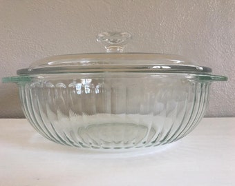 Vintage Pyrex Casserole Dish with Lid . Glass Baker 024 . Clear Ribbed . Handles . 1980s. Excellend Contidion!