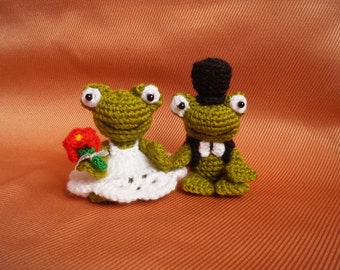 Crochet Frog wedding couple His and Hers Gift for couple plush toad pair Valentine's Day gift stuffed Animals knitted gift bride and groom