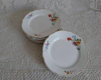8 dessert plates, from the 40s. DIGOIN-SARREGUEMINES - FRANCE.
