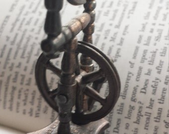 Vintage Novelty Collectible Spinning Wheel Weaving Metal Pencil Sharpener Made in Spain