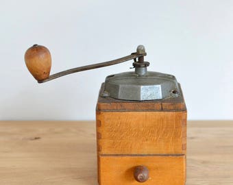 French Vintage Coffee Grinder, 1950s Coffee Grinder, Vintage Coffee Grinder, Rustic Coffee Grinder