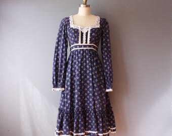 vintage gunne sax dress / 70s blue calico dress / floral prairie dress / size 5