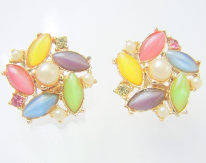 1960s-1970s Vintage Pearl Rhinestone Faux Gemstone Clip Earrings / Goldtone Costume Jewelry / Jewellery