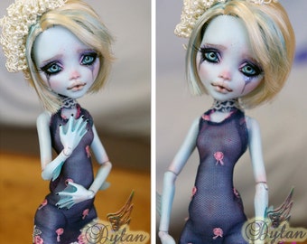 Display Only ~ 12" Monster High by ~ Rogue Lively ~