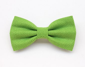 Greenery bow tie for men,Color of the Year 2017 Pantone,light green apple,green wedding,spring wedding,newlyweds green apple accessories