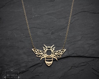 Bee necklace, origami gold bee necklace, geometric bee necklace, origami animal necklace, honey bee pendant, bug necklace, insect jewelry.