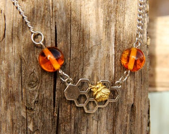 Mom Gift for Mom jewelry Beaded Necklace woodland jewelry Honey Bee jewelry Honey Bee necklace Bumble Bee jewelry