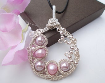 Pearl wire wrapped pendant , wire wrapped jewelry , pearl jewelry , shell pearl jewelry , wire jewelry , bridal jewelry , wire pendant