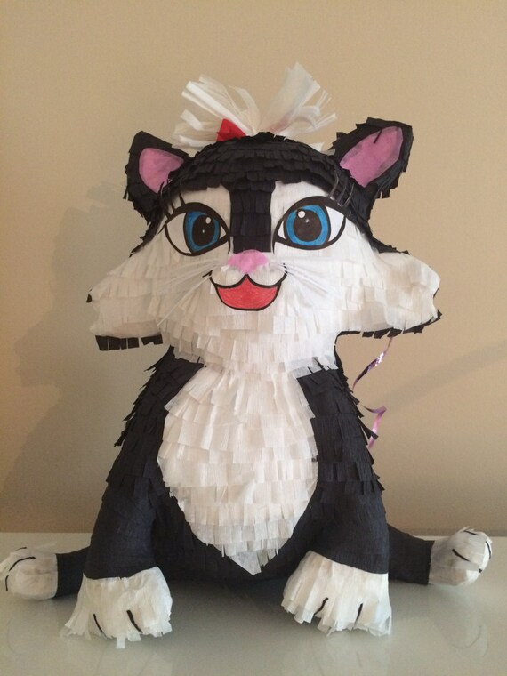 Pinata black white cat