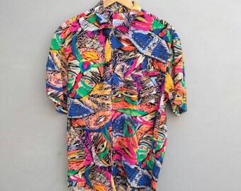 Vintage Jams World Hawaiian shirt avant garde psychedelic. 100% rayon. Made in USA