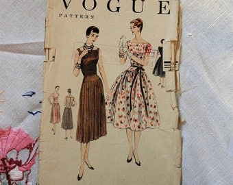 Vintage dress pattern, Vogue 8501, cocktail dress, size 34 inch bust, 1954-55
