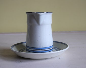 Gustavsberg, Stig Lindberg, set of milk jug and saucer, light blue, gray, DART, Swedish design, Scandinavian, VDN, Sweden, modern vintage