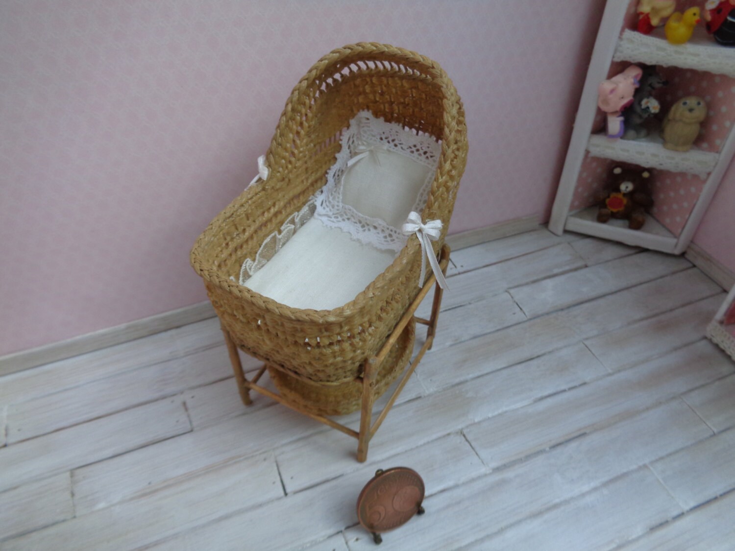 Dollhouse Miniature Wicker baby cradle crib baby Bed 112