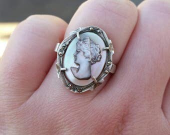 800 Silver Mother Of Pearl Cameo Ring