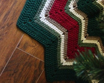 Ripple Vintage Christmas Tree skirt / Hand made crochet tree skirt