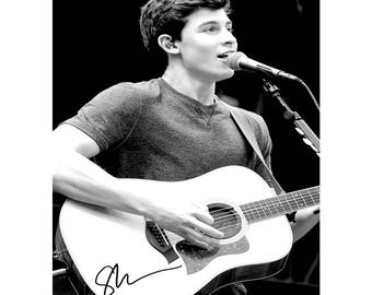 Shawn Mendes pre signed photo print poster - 12x8 inches (30cm x 20cm) - Superb quality