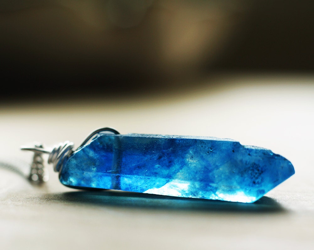 Stainless steel dark blue crystal pendant Deep blue quartz