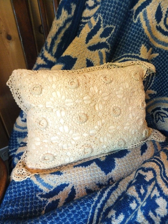 Ivory / Cream Crochet Pillow / Throw Pillow / Shabby Chic