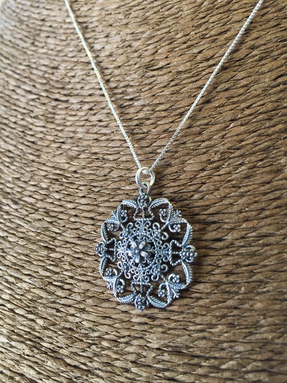 Sterling silver 925 Station 19 pendant Charleston Gates