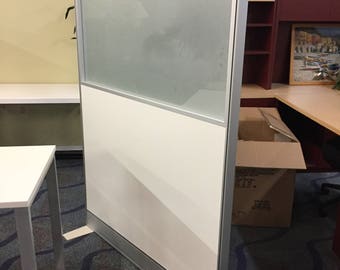 Room divider - freestanding Partition