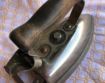 Vintage Westinghouse Automatic Iron
